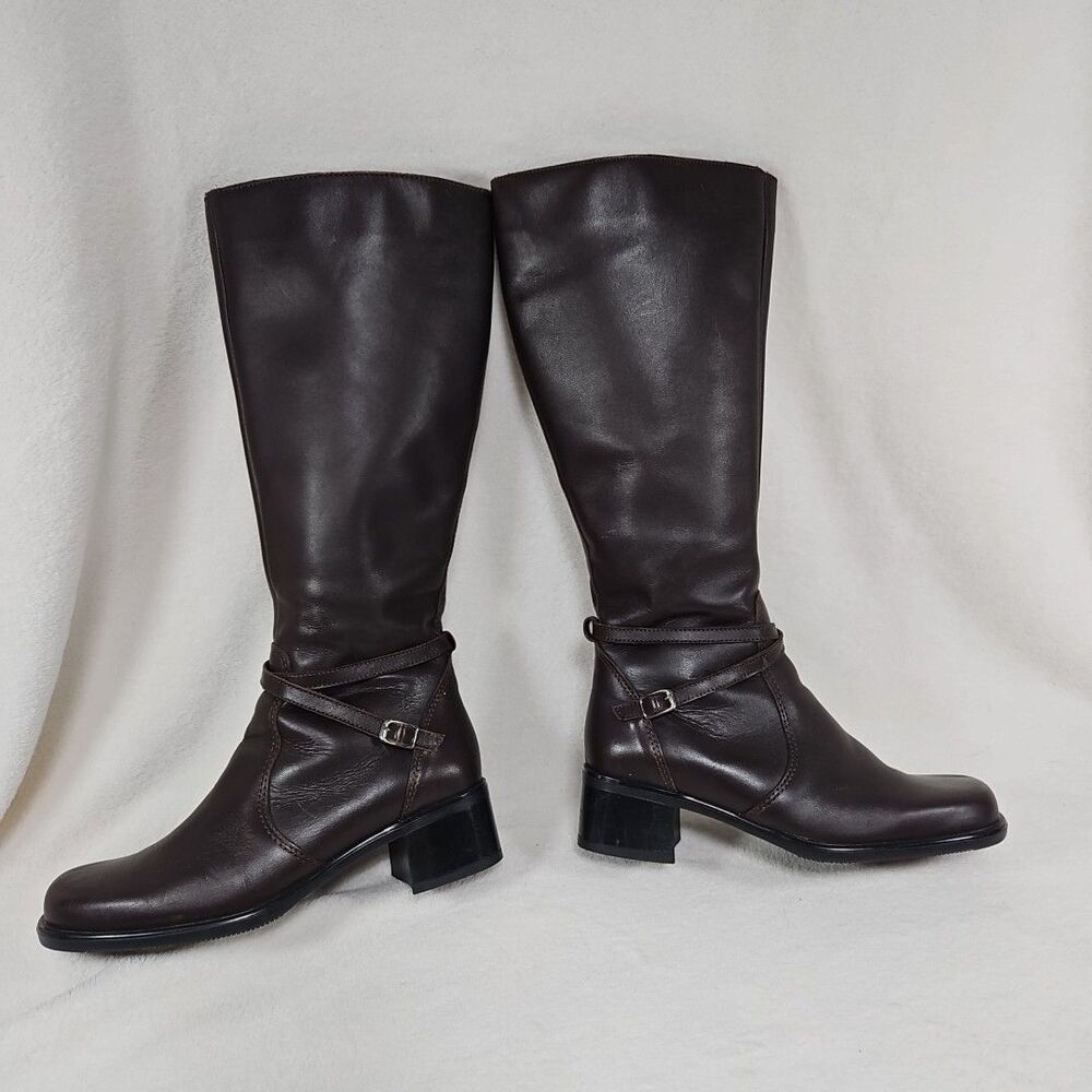 La Canadienne Brown Leather Knee High Dress Boot, Lined Sidetrim Size 7.5M